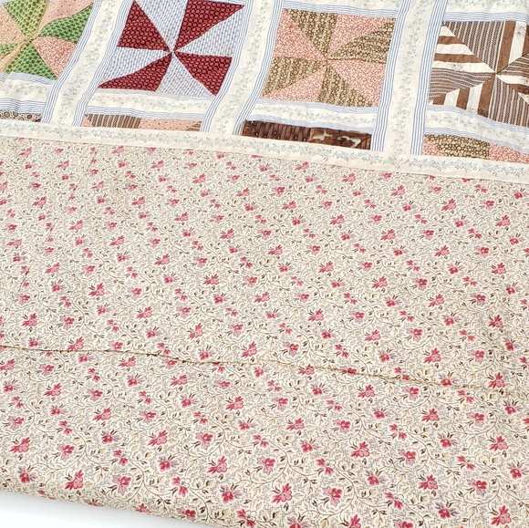 1800s Quilt multiple patterned fabric - Picture 7 of 16